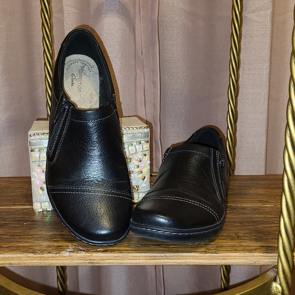 Clarks Shoes - Clarks Collection Ultimate Soft Black Slip-on Clog Shoes 22545- size 8